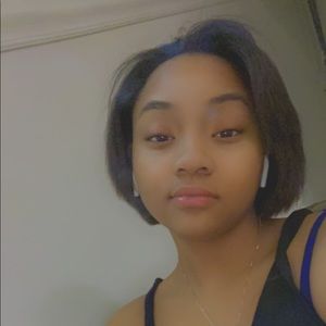 Meet your Posher, Yasmine